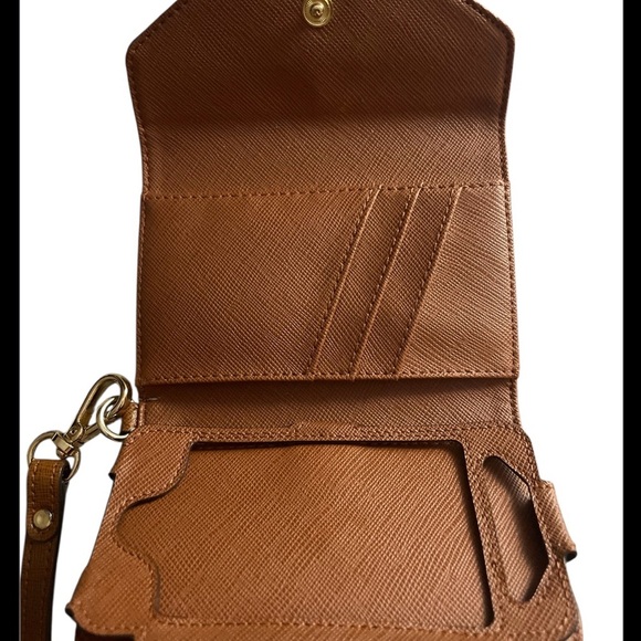 Michael Kors Elegant Brown Clutch - Picture 2 of 4